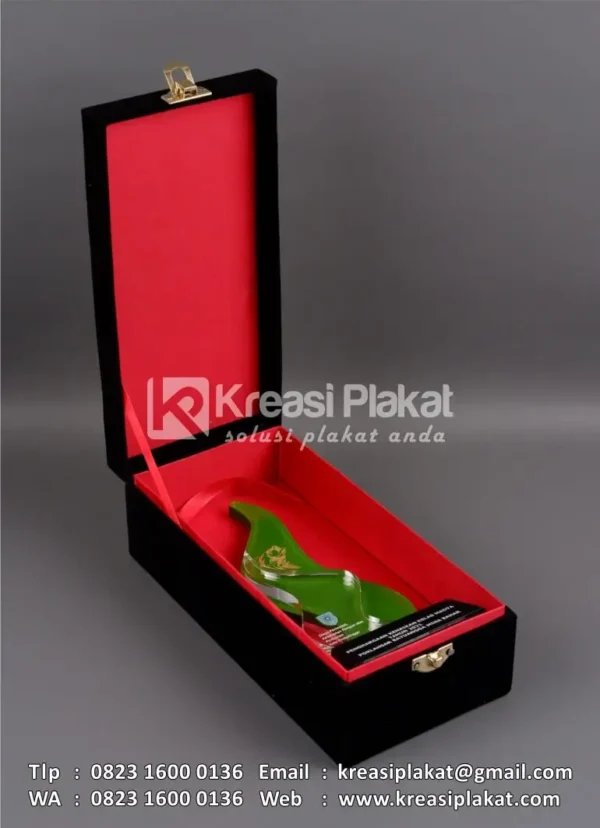 PR27 Plakat Resin Penghargaan Kenaikan Kelas Madya