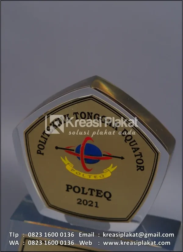 PR22 Plakat Resin Wisuda POLTEQ