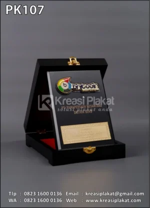 PK107 Plakat Kayu Box PT Pamapersada Nusantara