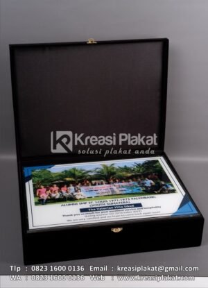 Box PR32 Plakat Resin Alumni SMP St Louis Palembang