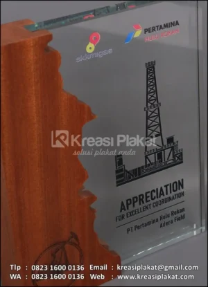 Detail PCR36 Plakat Kristal Apresiasi Pertamina Hulu Rokan