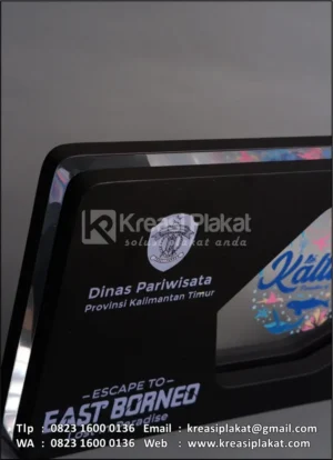 PK120 Plakat Kayu Akrilik Dinas Pariwisata Kalimantan Timur