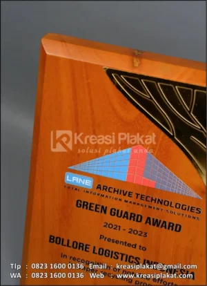 PK128 Plakat Kayu Green Guard Award