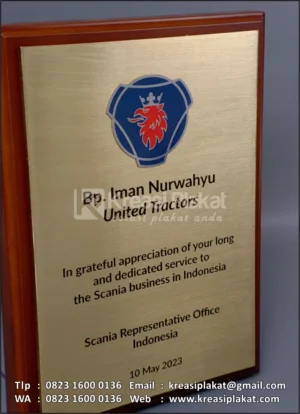 PK130 Plakat Kayu Logam Penghargaan Scania