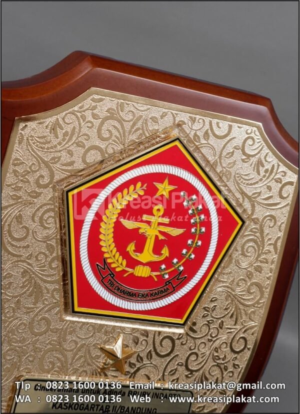 Detail PK150 Plakat Kayu Perisai Logam TNI