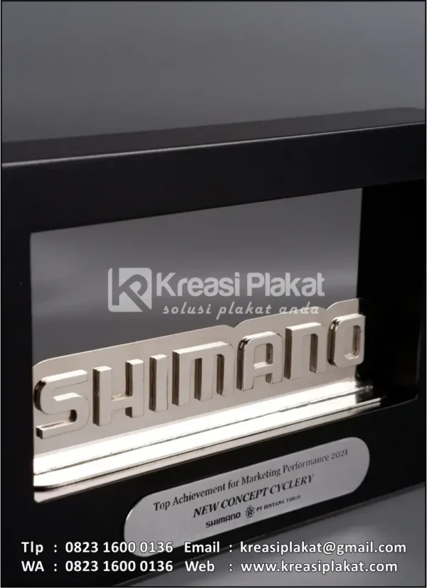 Detail PL33 Plakat Logam Frame Shimano