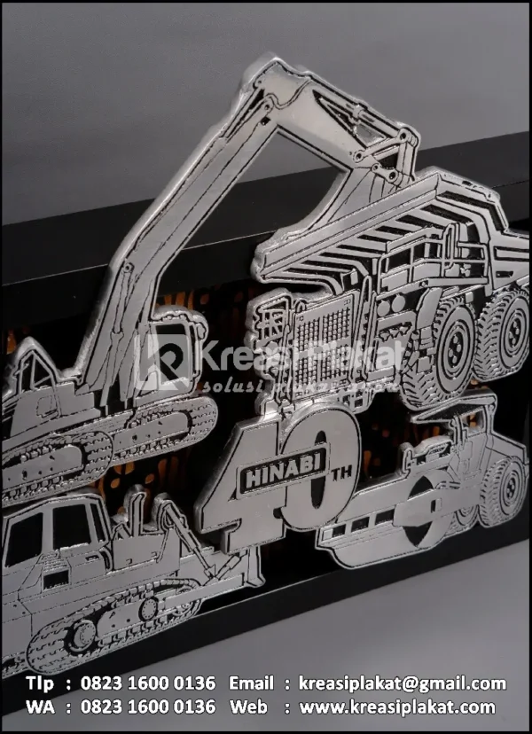 Detail PL53 Plakat Logam Hinabi 40th
