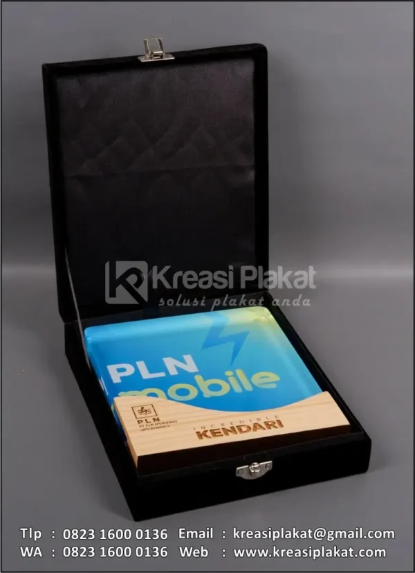 Box PA189 Plakat Akrilik PLN UP3 Kendari