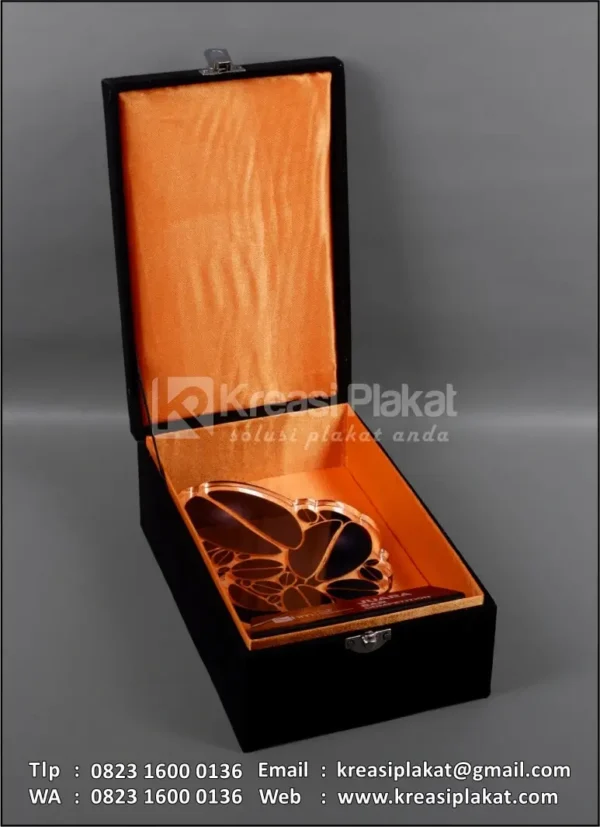 Box PA192 Plakat Akrilik Juara Bar Competition