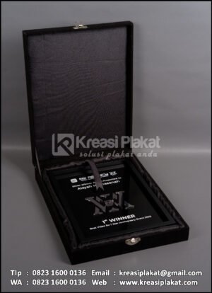 Box PK153 Plakat Kayu MW Agency Silver Winner Award