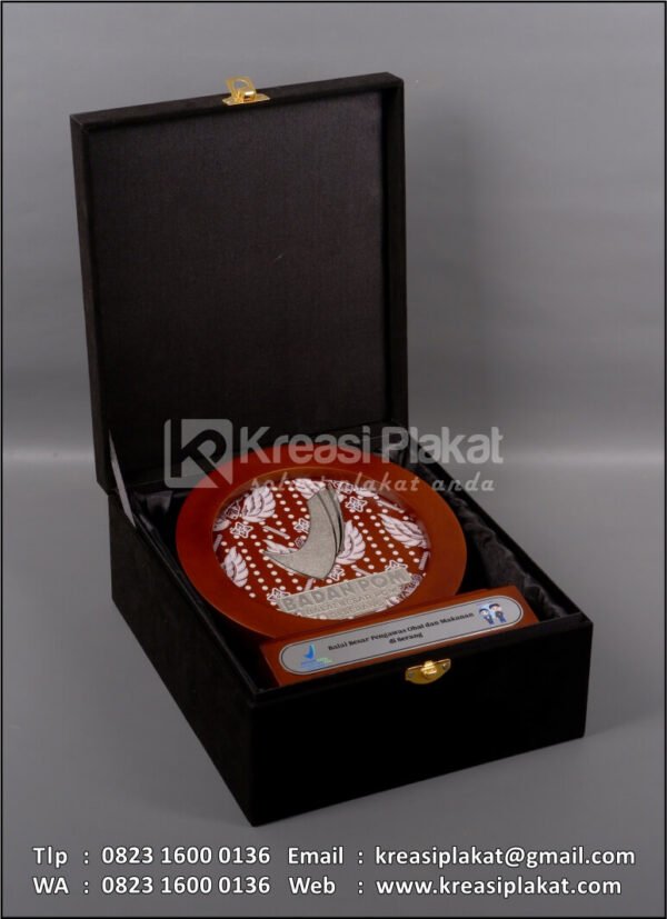 Box PK154 Plakat Kayu Badan POM Serang