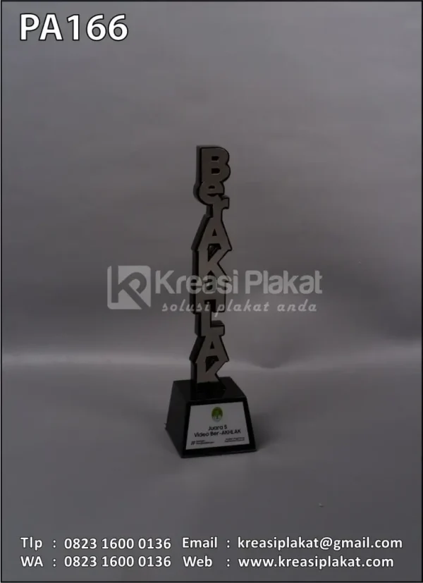 PA166 Plakat Akrilik Juara Video Ber-AKHLAK