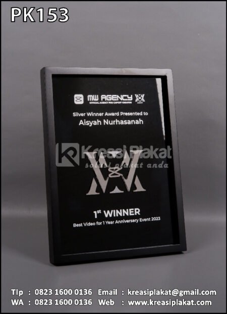 PK153 Plakat Kayu MW Agency Silver Winner Award