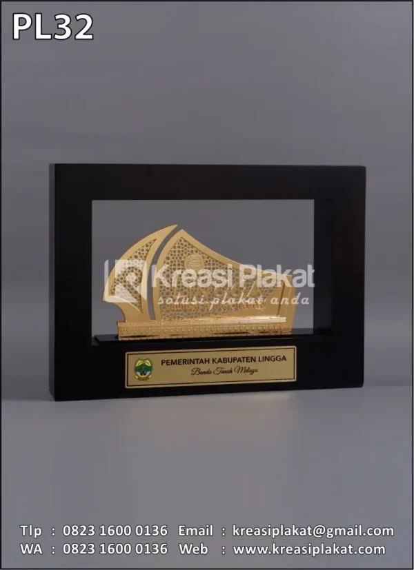 PL32 Plakat Logam Kuningan Pemerintah Kabupaten Lingga