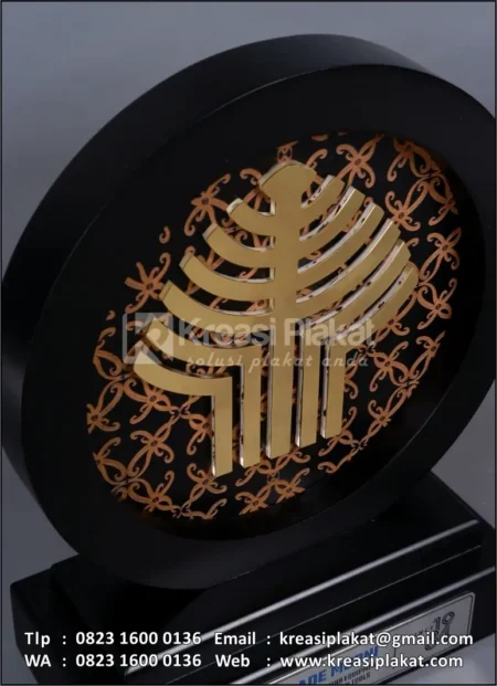 PK162 Plakat Kayu Sagatrade Murni Manufacturing 1984