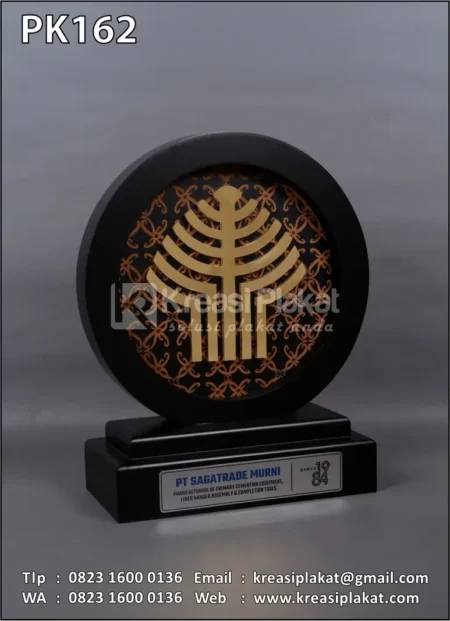 PK162 Plakat Kayu Sagatrade Murni Manufacturing 1984