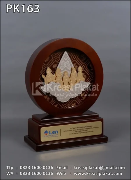 PK163 Plakat Kayu Kuningan PT Len Rekaprima Semesta Bandung
