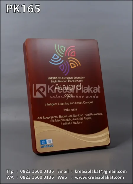 PK165 Plakat Kayu UNESCO-ICHEI Digitalisation Pioneer Case