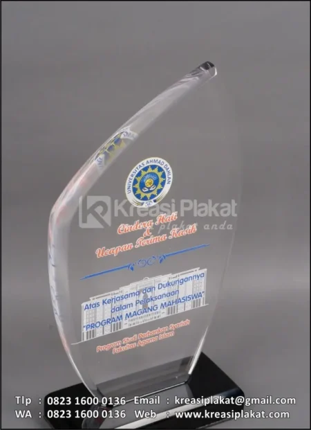 PA213 Plakat Akrilik UAD Program Magang Mahasiswa
