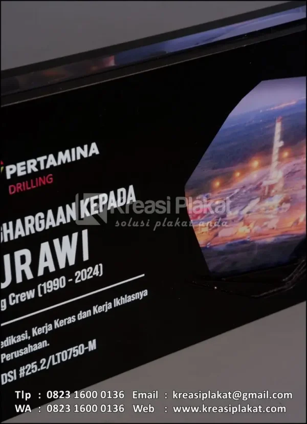 Detail PK168 Plakat Kayu Pertamina Drilling