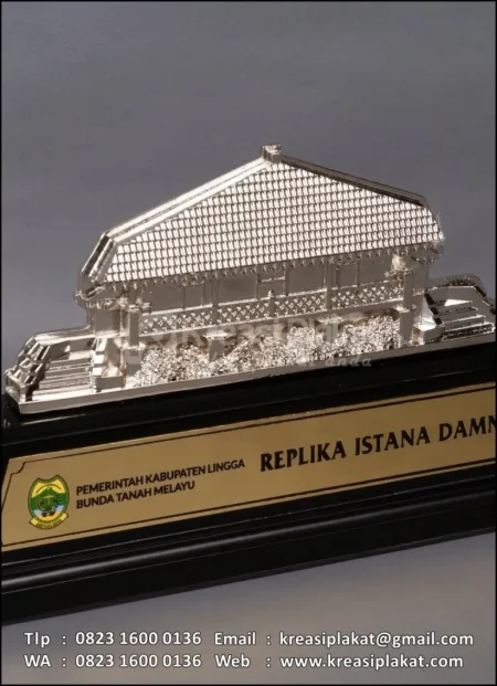 PL86 Plakat Logam Replika Istana Damnah Kabupaten Lingga