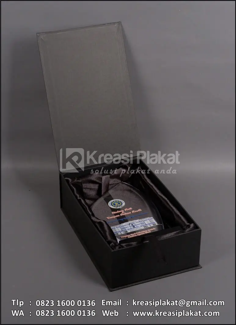 Box PA213 Plakat Akrilik UAD Program Magang Mahasiswa