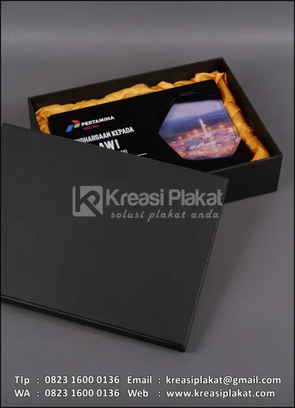Box PK168 Plakat Kayu Pertamina Drilling