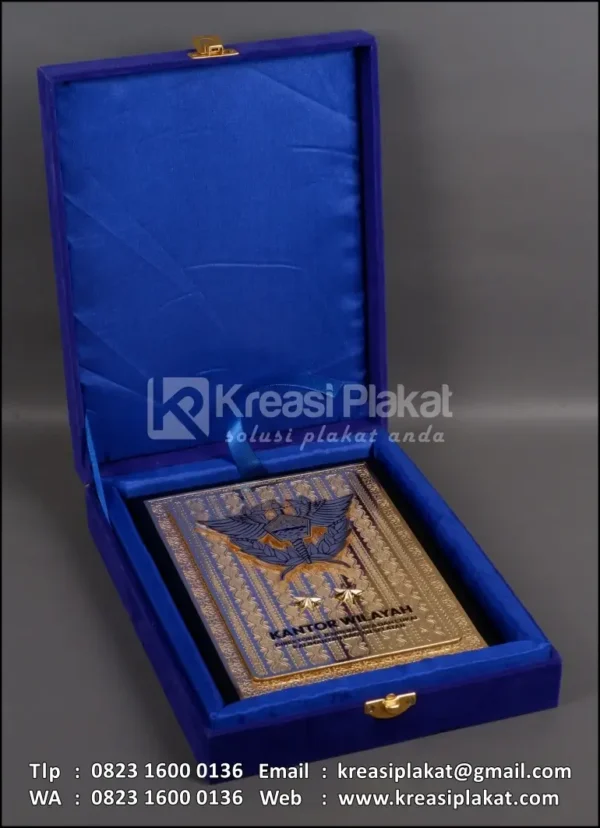 Box PK176 Plakat Kayu Kanwil Bea Cukai Kalimantan Selatan