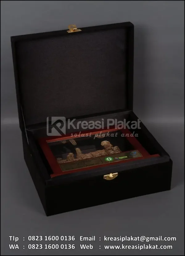 Box PL83 Plakat Logam Frame PT Medco