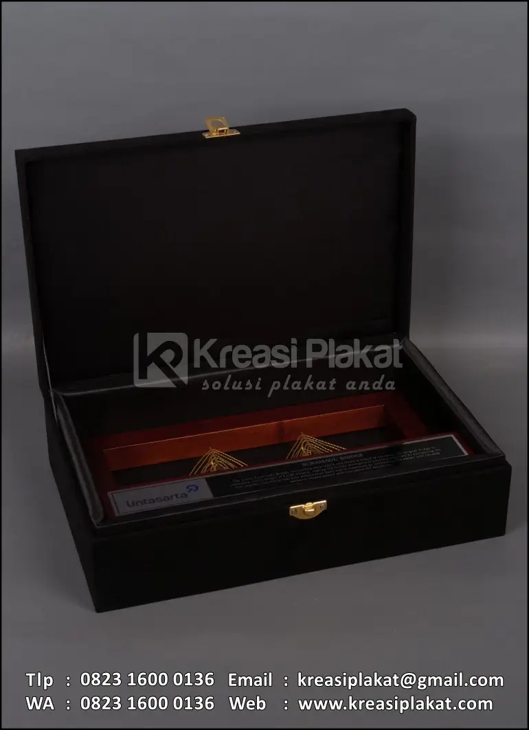 Box PL84 Plakat Logam Frame Jembatan Suramadu