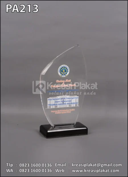 PA213 Plakat Akrilik UAD Program Magang Mahasiswa