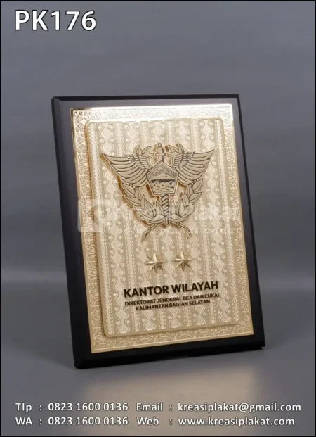 PK176 Plakat Kayu Kanwil Bea Cukai Kalimantan Selatan