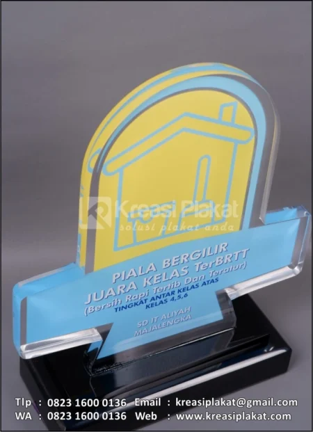 PA215 Plakat Akrilik Juara Kelas TerBRTT