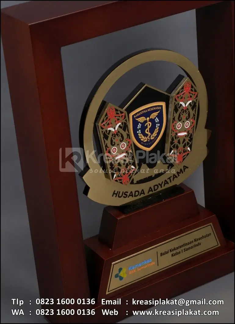 Detail PL93 Plakat Logam Kemenkes BKK Samarinda